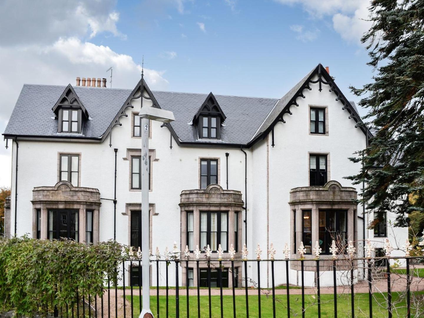 The Monaltrie Villa Ballater Exterior photo