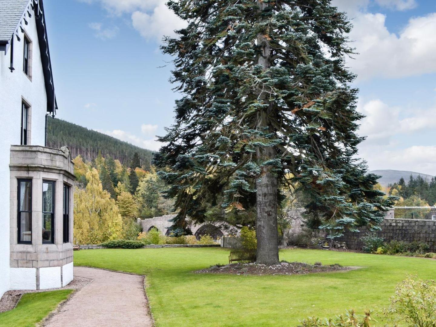 The Monaltrie Villa Ballater Exterior photo